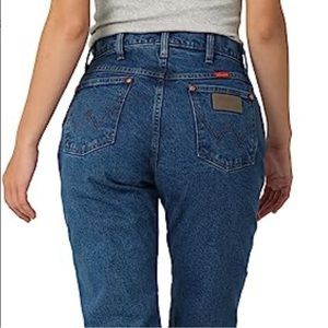 Women’s Wrangler Cowgirl Jeans NWT - Fits Size 4 - Size 5-30